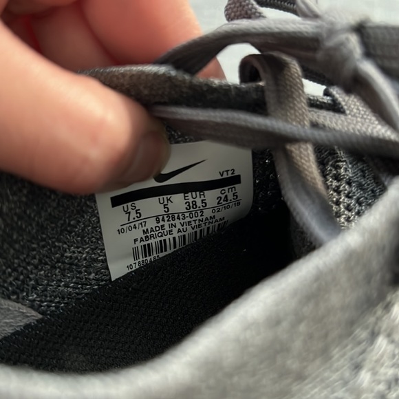 Nike Flyknit Air Vapormax 2 Dark Grey | Women’s Size 7.5 - Picture 4 of 4